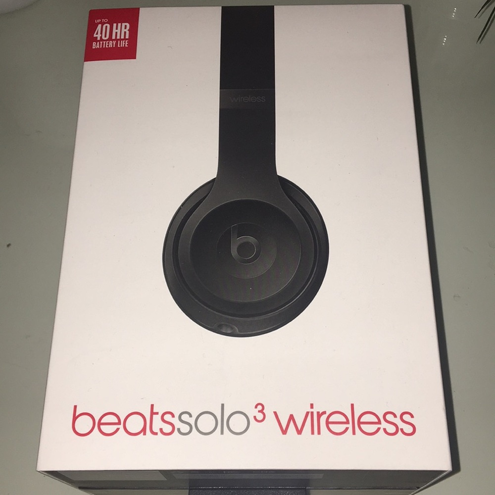 BRAND NEW Beats Solo 3 Wireless